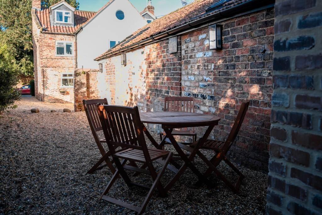 The Stables, Converted Barn Outside York Exterior photo