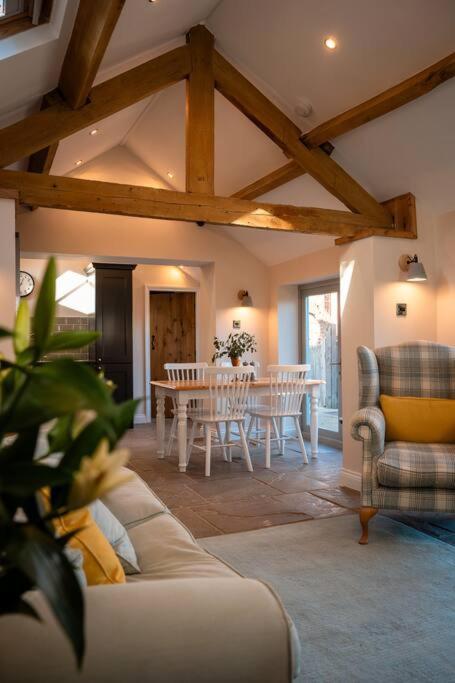 The Stables, Converted Barn Outside York Exterior photo
